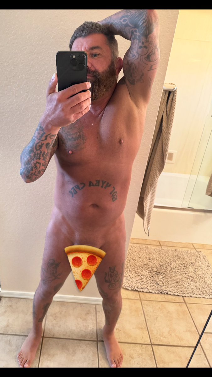 thatguybearded's tweet photo. What’s your favorite topping  #daddy #fitness  #thicc #beard #bearded #beardedbear #onlyfans #pizza #foodie 

🔥🔥🔥 Click the link 🔥🔥🔥
🔗😈 https://t.co/WxHUw272t1 😈🔗 https://t.co/q8ofTf17Tu