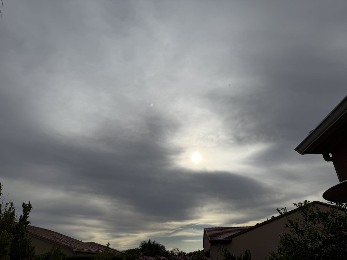 Julemeyer107's tweet photo. @WindsorDebs @Keir_Starmer @GOVUK @metoffice @bbcweather AZ🇺🇸4/13/25 started yesterday now 2 full days of manufactured BS. Poison from the sky. This MUST END. Investigate! @elonmusk #BanHAARP @RobertKennedyJr #BanSAI @POTUS #BanGeoEngineering #TheDimming #Genocide #CrimesAgainstHumanity https://t.co/AH8jfTQ0W5
