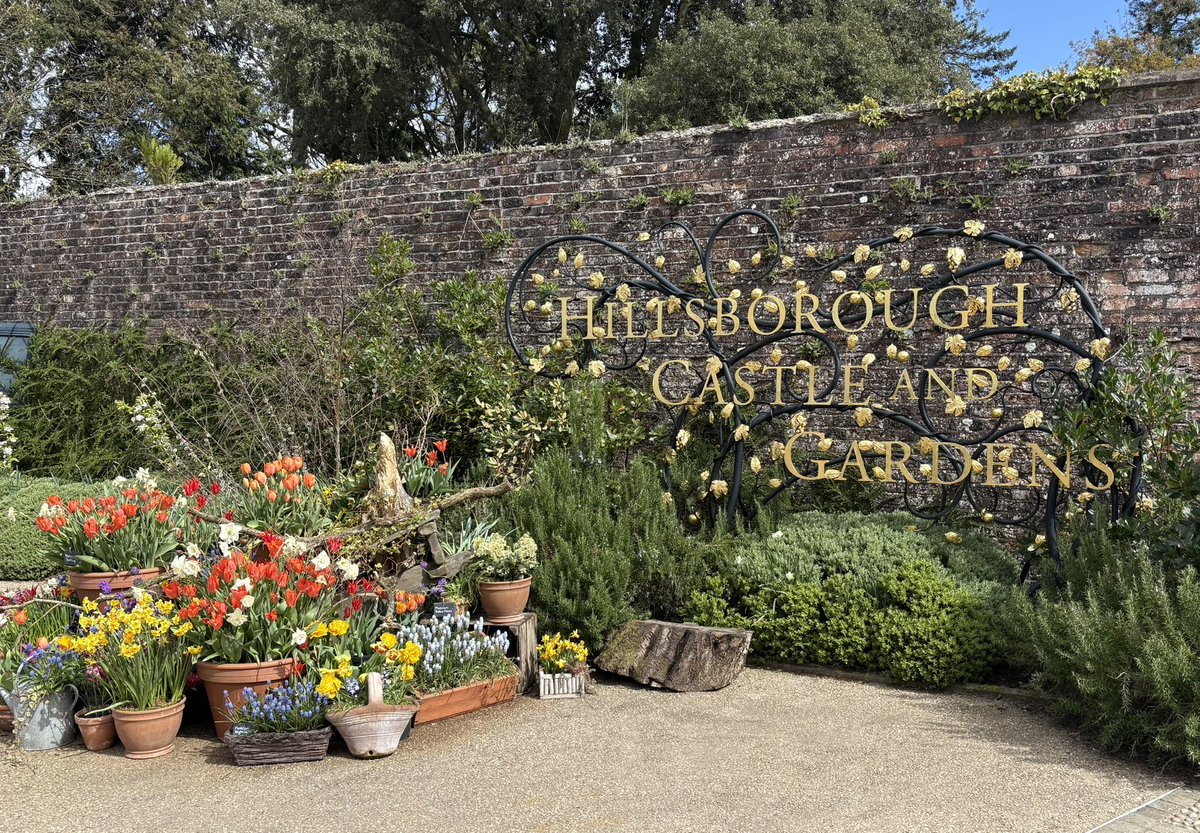 bstthm's tweet photo. The “Spring Spectacular” @HillsCastle @HRP_palaces didn’t disappoint and it was nice to see a well kept model of our first car https://t.co/Mj4ha7lhFe