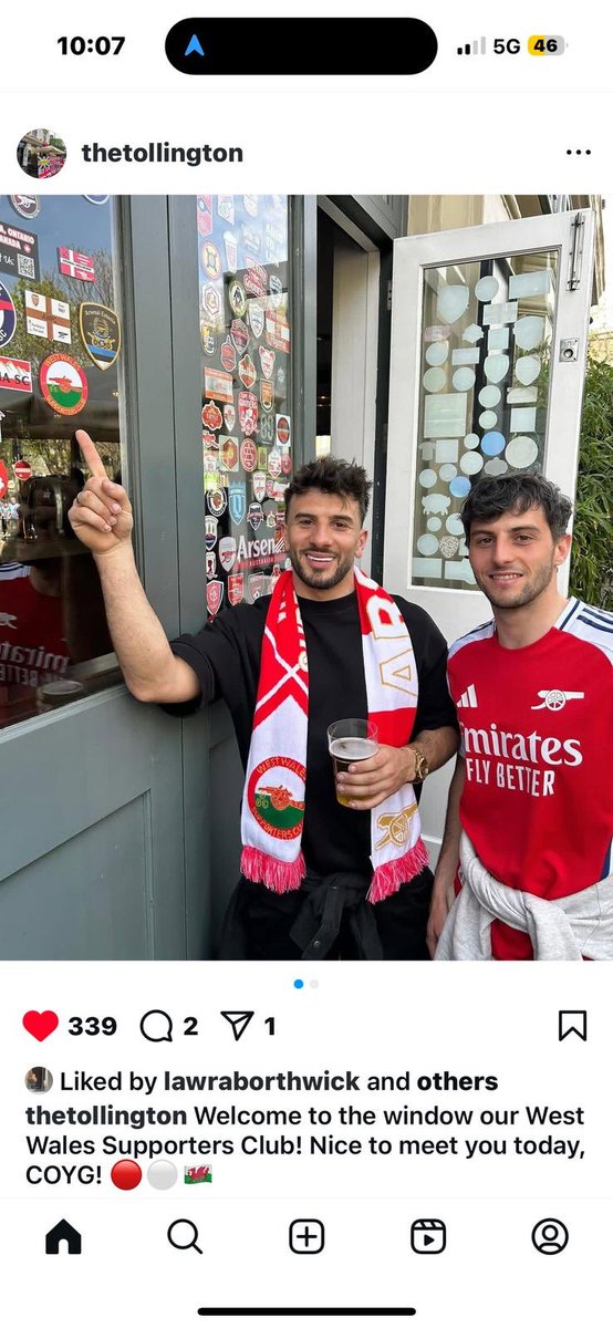 ArsenalWWSC's tweet photo. We have arrived ! Thanks to martin &amp; all the staff at The Tollington 🍻 #COYG https://t.co/RjMTFfgO9J