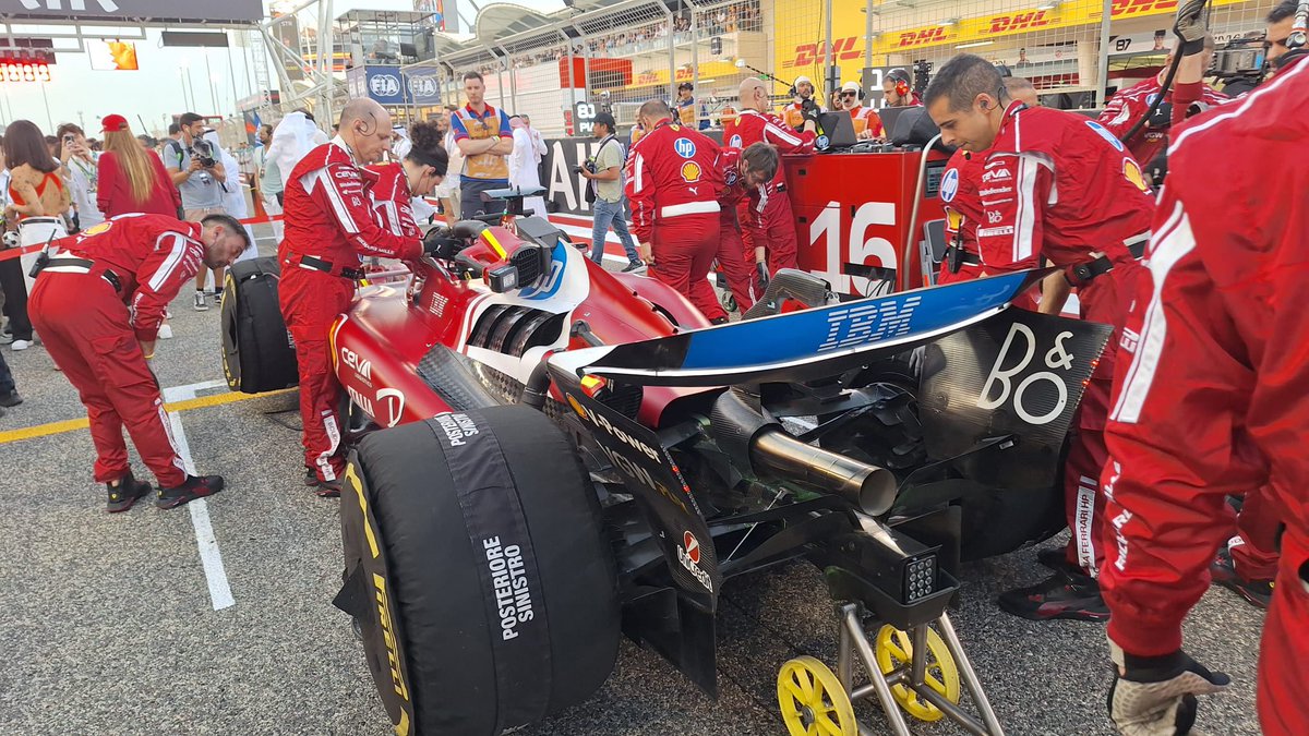 robertofunoat's tweet photo. Un’ampia gallery di foto sulla griglia di partenza (📸 @pciccarone @RmcMotori ) #F1 #BahrianGP #Gallery https://t.co/atgJBuvEmn