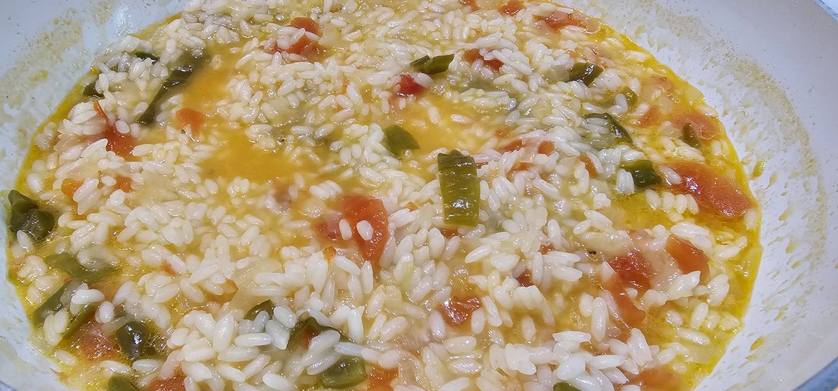 VegieDelicious's tweet photo. Patlıcanlı Pilav a fragrant Turkish rice dish with eggplant  fresh dill served at room temp for max flavour. First tasted in Istanbul, thanks to dear Günay Abla.
Pure summer joy!
Günay Abla’dan yadigâr, mis kokulu, dereotlu yaz pilavı. Ilık servis edilir. https://t.co/YJxKDKxXvQ