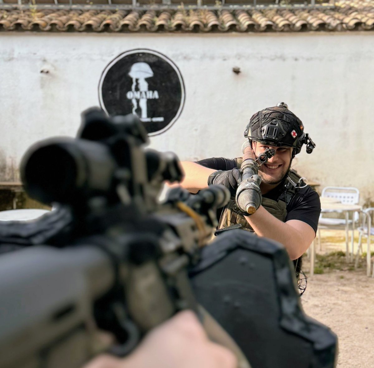 Parry this, you filthy casual!
Disfrutando una mañana de airsoft en Omaha.