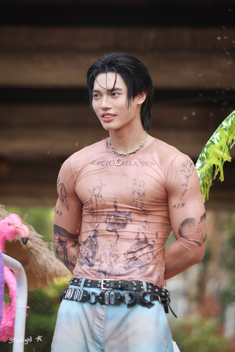 ปั้นร่างทองมาก็ต้องโพสท่าอวดกันซะหน่อย 💪🏻🔥

WIN SONGKRAN KING POWER
#KingPowerSongkran2025xWinMetawin
#winmetawin