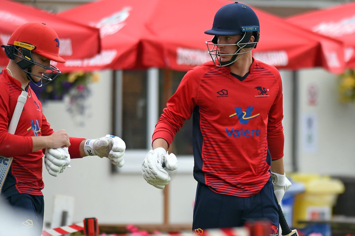 🏏 RESULT

Bristol University 154 (Quin 43, Friend 3-38, Rayner 2-21, Sherwood 2-24) lost to Wales NC 158-6 (Friend 75*, Ayres 34, Kennedy 24) by 4 wickets. 

🏏🐉🏴󠁧󠁢󠁷󠁬󠁳󠁿🔴🔵