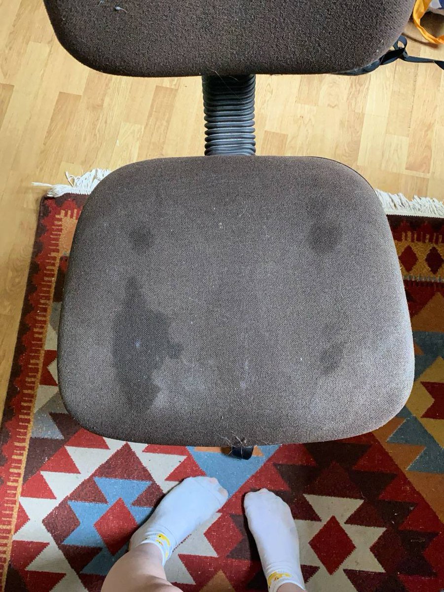 S4nBun's tweet image. A work chair should be cheap, if you have no bladder control &amp;gt;3&amp;gt;