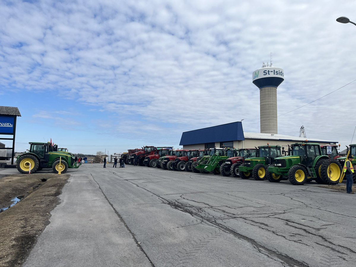 Bénédiction des tracteurs et des semences!🚜🌾
Le printemps approche à grands pas!