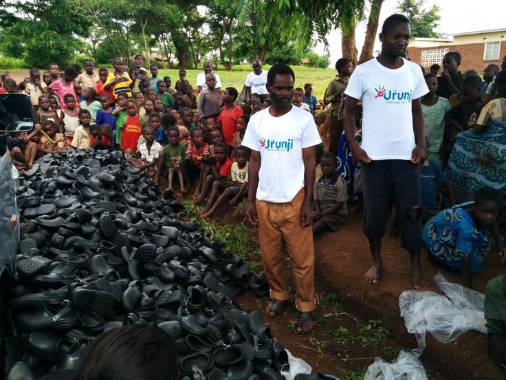 Africans in diaspora: Here is how you could support charity in your home country on a budget: urunjichildcare.org/7-ways-you-can…
#volunteer #Africa