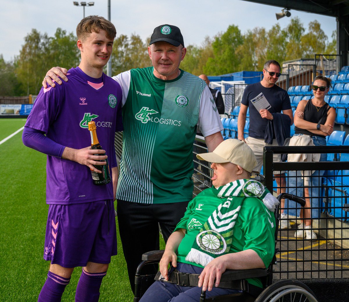 WELL DONE SAM | 💚⚽️👏

Thank you to yesterday’s match sponsor Linsell House. Supporter Ian Hector and his brother Alan chose young goalkeeper Sam Watkiss as their Man of the Match.

Sam had a baptism of fire at Northwood last week, but since then he put in a solid display at