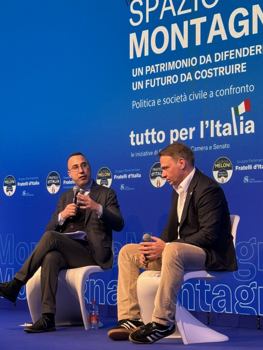 urziale's tweet image. Per gente di montagna come noi che Fratelli d’Italia dedichi una due giorni alla montagna (a La Thuile in Valle D’Aosta) è ossigeno e manifestazione di grande attenzione. Presenti tanti
Ministri e sottosegretari di FdI ed amministratori di tutta Italia.