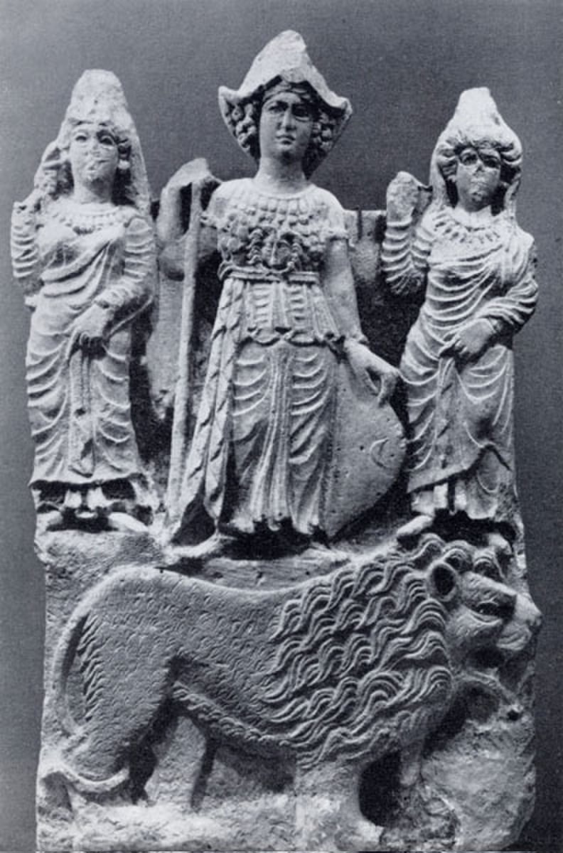AlMaqamat_'s tweet photo. Allat wa al-Uzza

The Arabian goddess Allat stands on a lion, with two female figures beside her, possibly Manat and al-Uzza. 2nd century statue from Hatra in northern Iraq. https://t.co/sitSjSf5w3