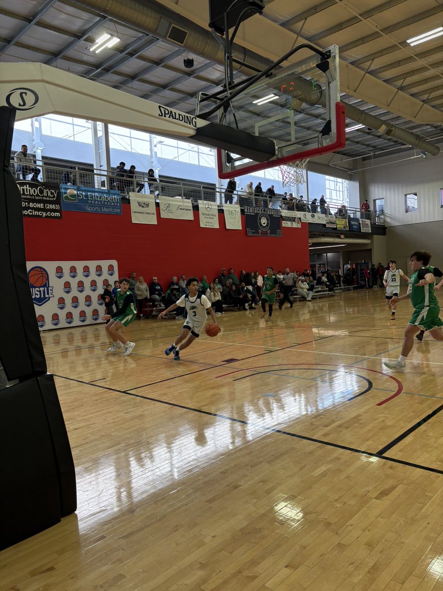 ColmonElridgeIV's tweet photo. “5’11” Small Forward | Class of 2028 | High IQ | Lockdown Defender | 3-Level Scorer
Film speaks for itself — always hungry, always working. #StudentAthlete #BasketballRecruit https://t.co/e2NrBRZxB3