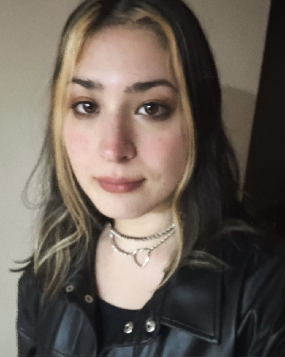 monhypenx's tweet image. ⛓️🖤☠️⛓️‍💥  and 🌼🌅💛✨ or whatever 
#monbebeselcaday #mbbsd