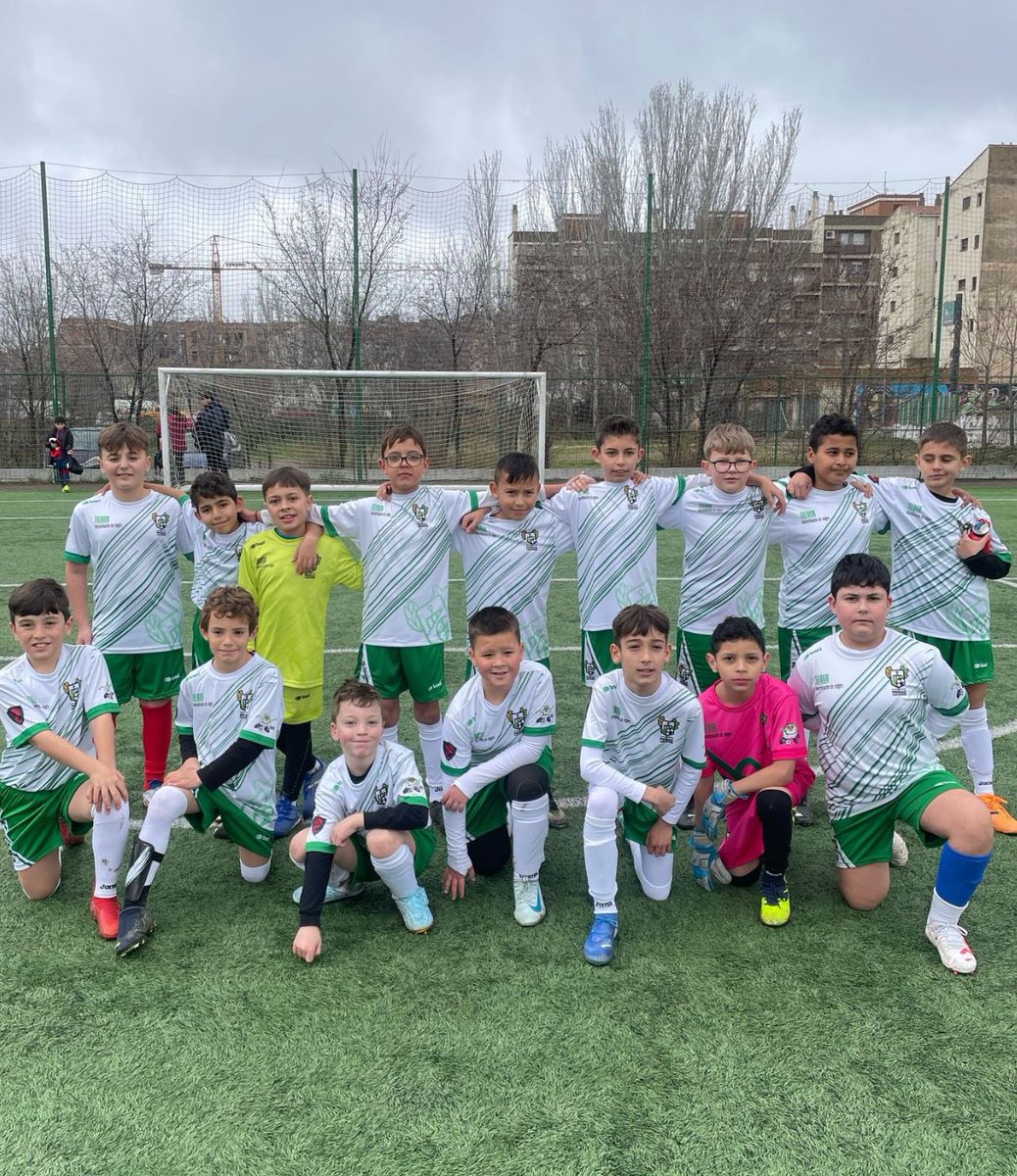 Peñas Benjamin 0-4 Efo 
Partidazo del Peñas que estuvo todo el partido presionando y generando muy buen juego pero la Efo estuvo acertada de cara al gol.