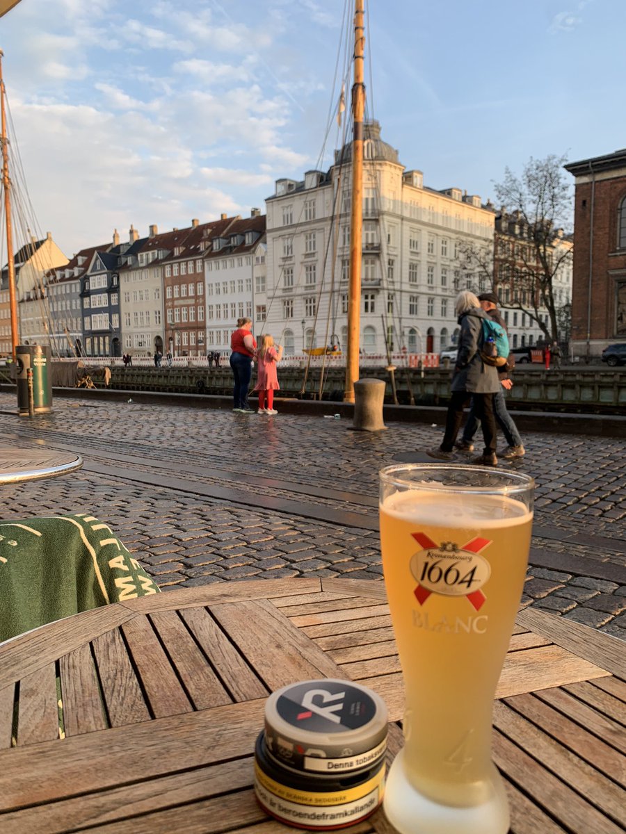 khangdamp's tweet image. (le)Blanc + Köpenhamn 💂‍♀️ #glidtackling #TOPCLASS