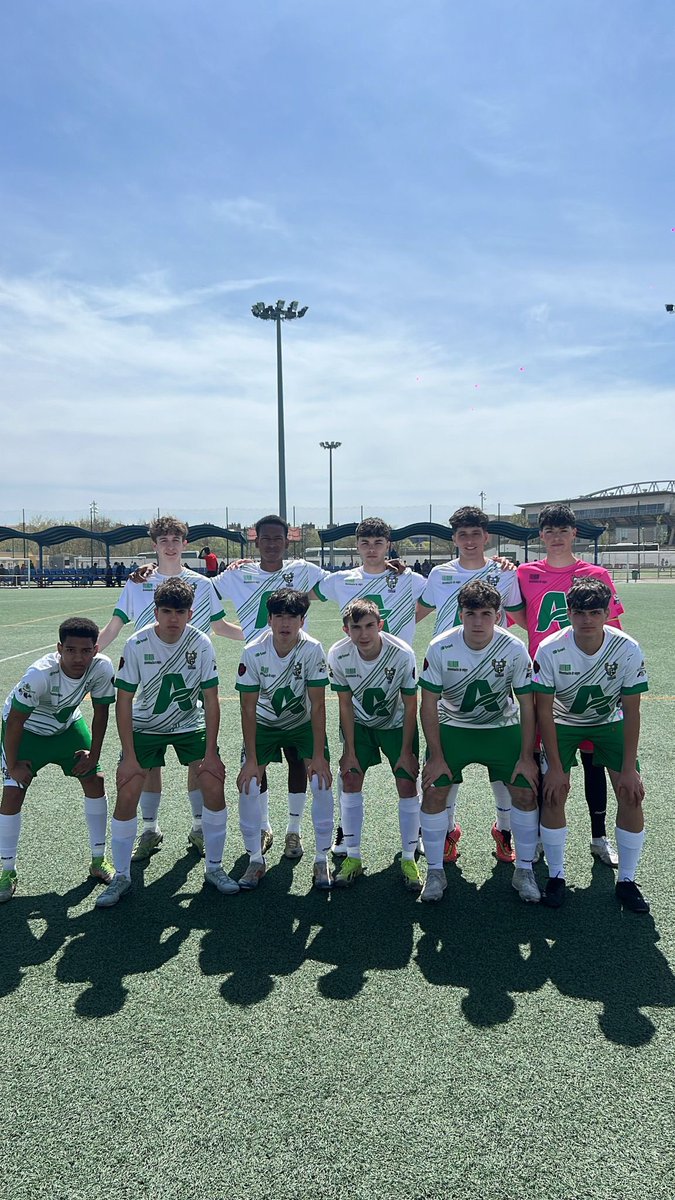 Juvenil C 1-0 Escuela
Partido serio de nuestro equipo donde conseguimos los 3 puntos y encadenamos dos partidos con portería a 0. Esta es la dinámica a seguir.#AupaPeñas 🤍💚