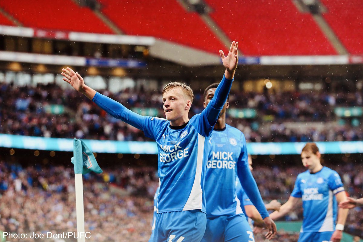 NathanAlbon's tweet image. #pufc | Harley Mills at Wembley:
58 touches
12 clearances
5/8 ground duels won
4/5 aerial duels won
3 tackles
3 free-kicks won
1 free-kick taken
1 worldie strike
Wand. 🪄