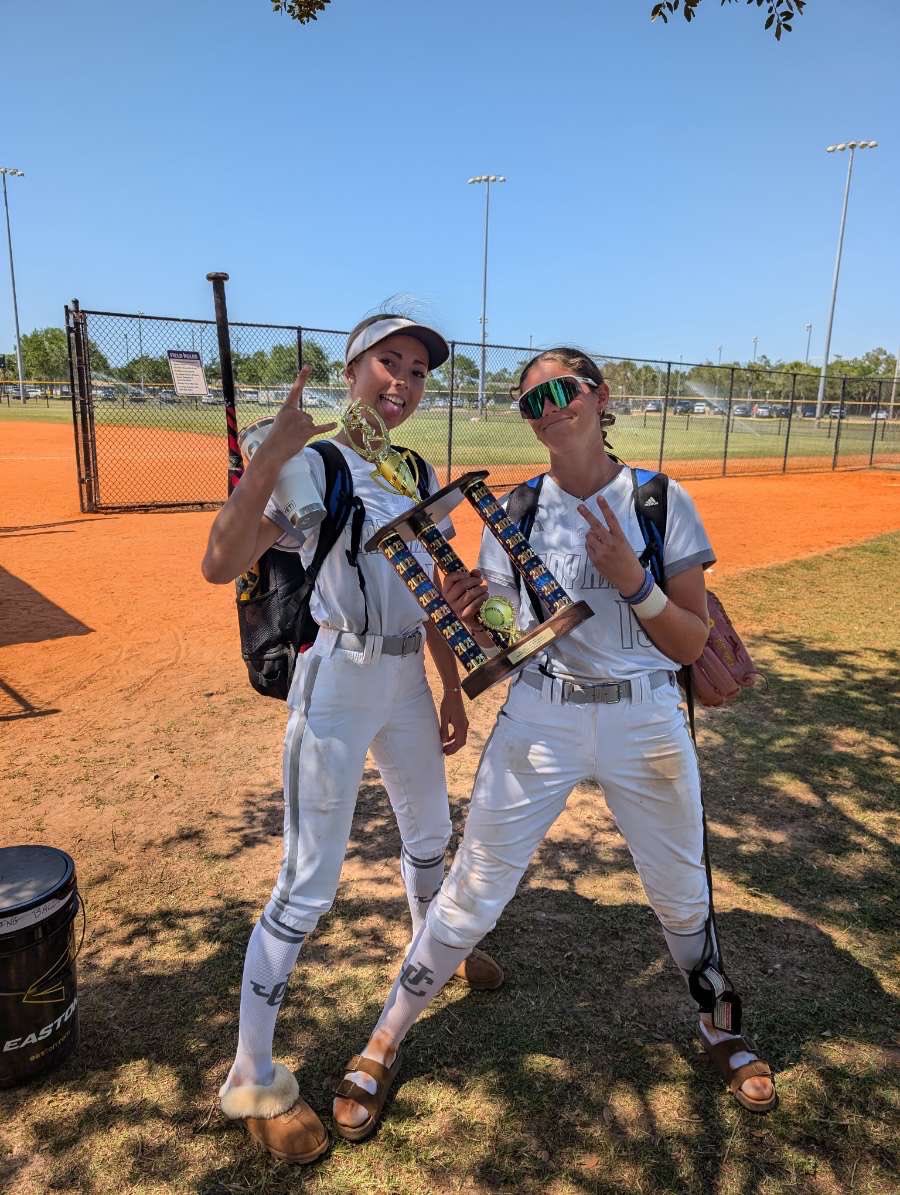 Sammi_Rychter's tweet photo. love playing with this team! can’t wait for playoffs! 💙🥇💛 @JohnCarrollHS @LadyRamsSoftbal @toddwmiller77 https://t.co/s5WIICtbbe