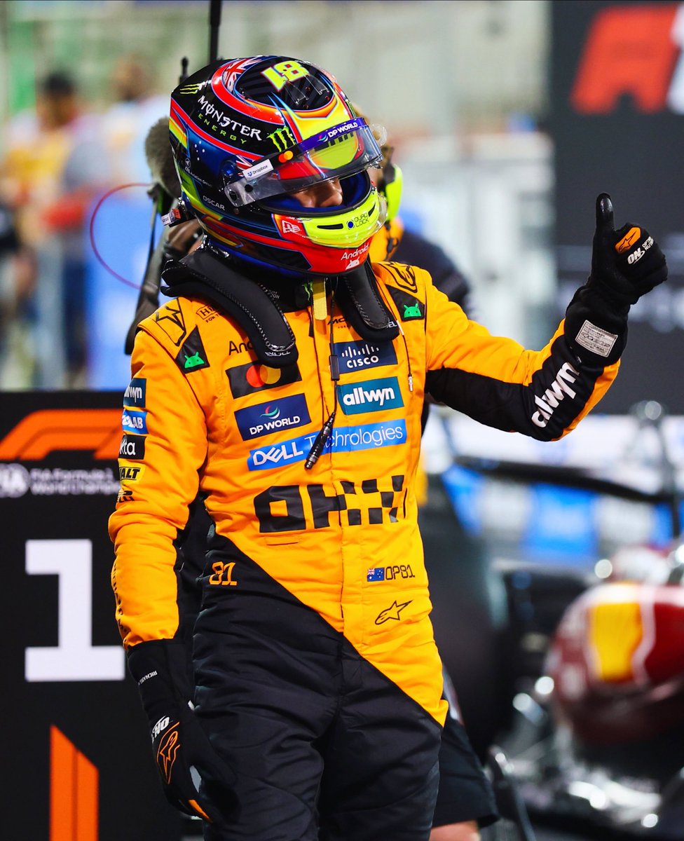 podio_f1's tweet photo. Oscar Piastri ganó el Gran Premio de Baréin. El de McLaren fue seguido por el Mercedes George Russell y su compañero Lando Norris. 

#PodioF1🏎️ https://t.co/xYmUBT0zYi