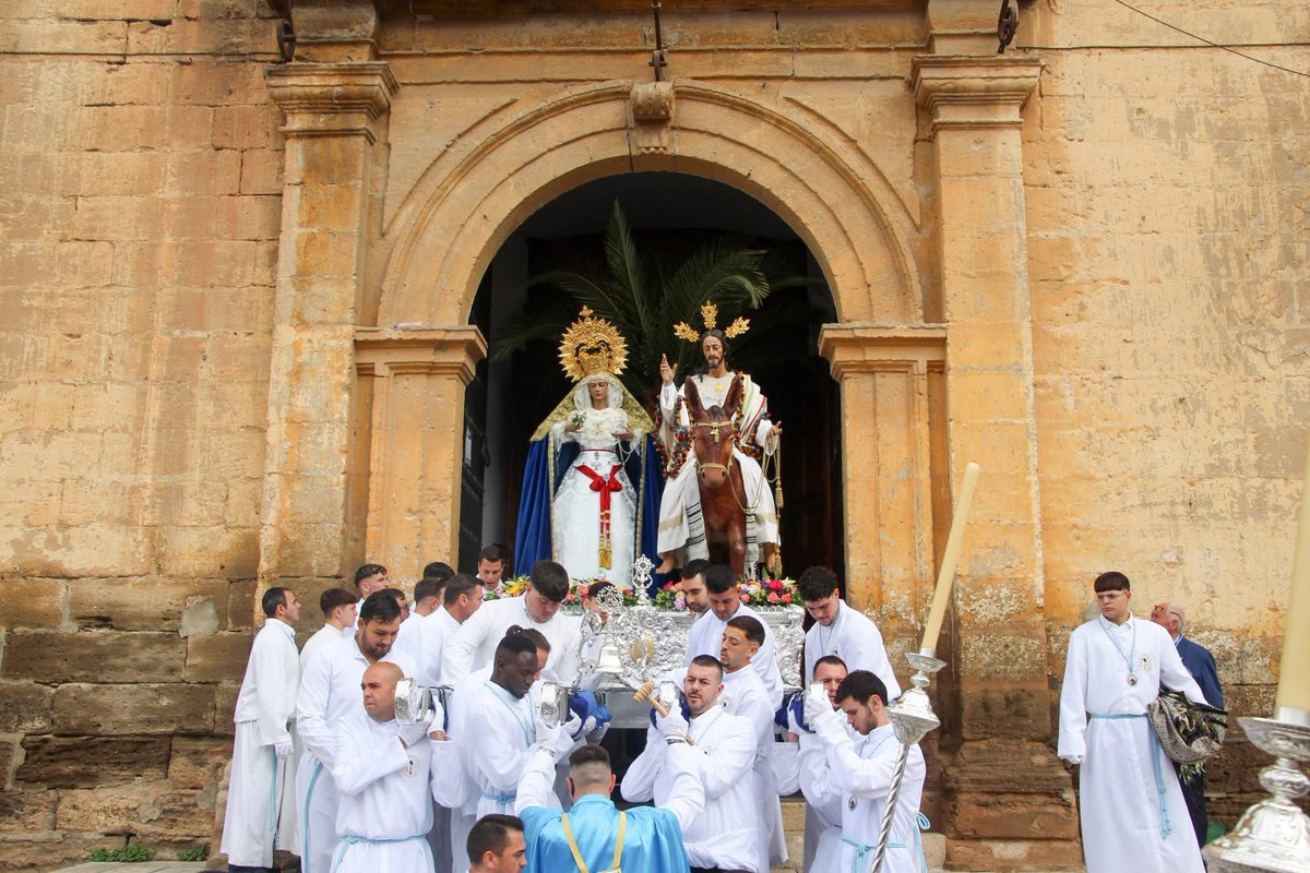 “Domingo de Ramos en Álora, acompañando un año más a la <a href="/PollinicaAlora/">Cofradía de la Pollinica - Álora</a> Gracias por seguir contando con nuestra banda para vivir juntos este comienzo tan especial de la Semana Santa.”