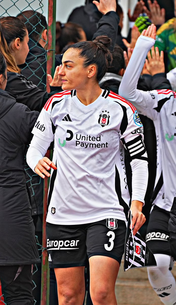 Beşiktaş arması altında her zaman gururla her zaman aynı duyguyla ! 🖤 🦅 
<a href="/BJKKadinFutbol/">Beşiktaş JK Moka United Kadın Futbol</a> 
#beşiktaş