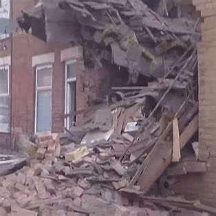 Uknews07's tweet photo. Nottinghamshire:
A major gas explosion on April 12, 2025, destroyed a home on John Street, claiming the life of a man in his 50s.
Over 35 homes evacuated and 48 residents displaced.
Emergency services responded swiftly.
Investigation underway.
#Nottingham #Worksop #GasExplosion https://t.co/elU0qlA5nY