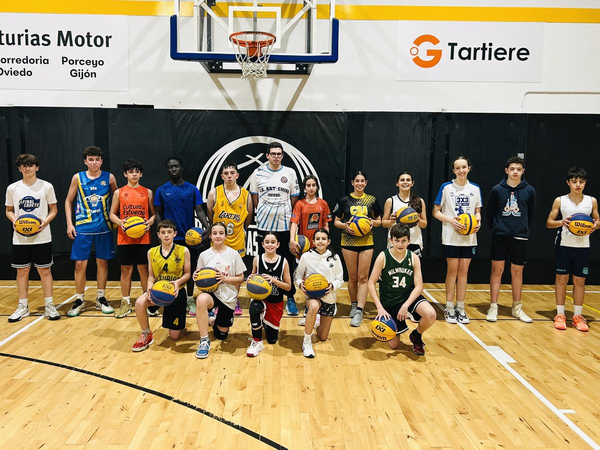 Hoy en la Academia 3️⃣❌3️⃣ RBA con Pelayo Suaréz <a href="/pelayosuarez_98/">Pelayo Suárez Alonso</a> entrenador del equipo de Primera Nacional Femenina y cadete e infantil femenino del <a href="/CD_ArtChivo/">CDArt-Chivo</a> con trayectoria en clubs como <a href="/FET_Oviedo/">Colegio Santa Teresa de Jesús - Oviedo - FET</a> <a href="/loyolaescolapio/">Loyola Escolapios</a> y <a href="/asturianabasket/">Asturiana Basket</a>