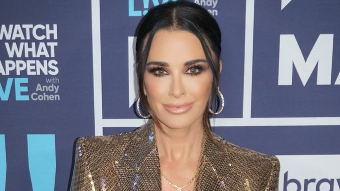 BrightlyAgain's tweet image. Kyle Richards to Star in Season 4 of Netflix’s ‘The Lincoln Lawyer’  #OhDamn
tasteofreality.com/kyle-richards-…