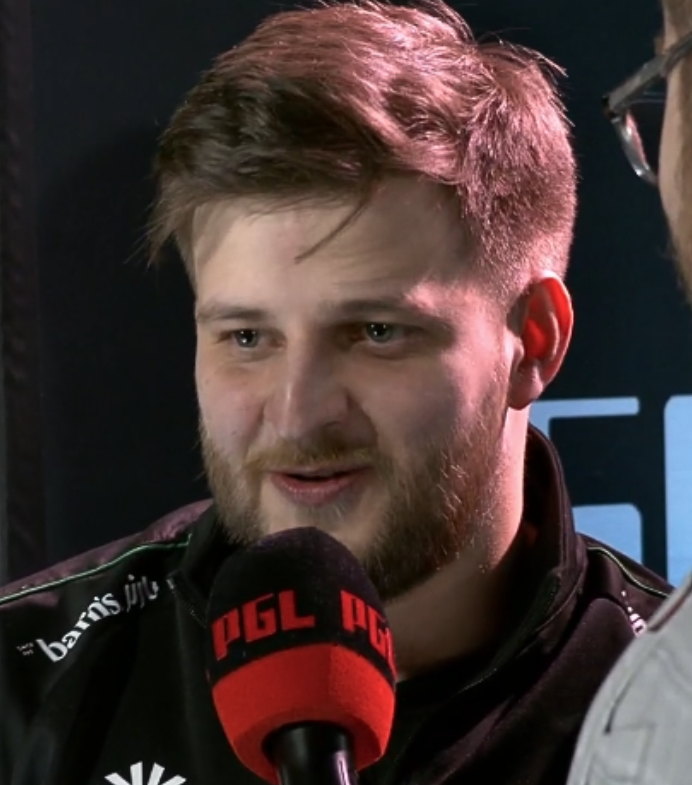 Ozzny_CS2's tweet photo. "It's my first trophy... It took me 7 years to win, I dont even know how to lift the trophy the correct way"

Degster after winning PGL Bucharest 😂‼️ https://t.co/gMmgR6VAvg