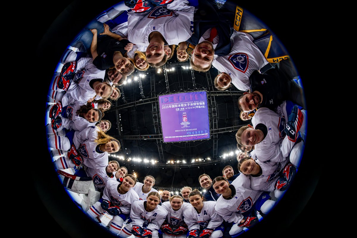 𝗧𝗼𝘂𝘁𝗲𝘀 𝘂𝗻𝗶𝗲𝘀 𝘀𝗼𝘂𝘀 𝗹𝗲 𝗺𝗲̂𝗺𝗲 𝗼𝗯𝗷𝗲𝗰𝘁𝗶𝗳 📸✨

#TeamFranceHockey