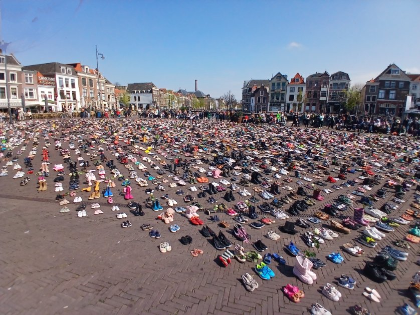 A memorial in Leiden for the 17,000 children killed by Israel in Gaza. We read out names of the dead children for more than 5 hours