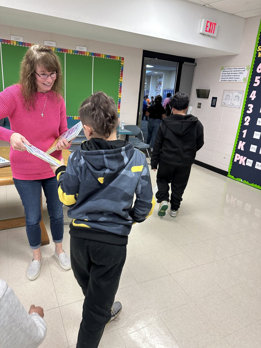 PeggyEverist tweet media