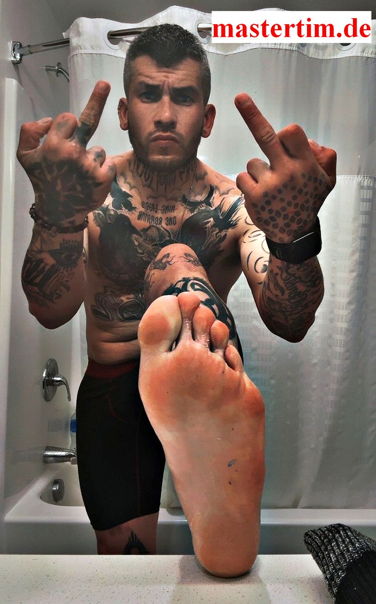 kingtim2012's tweet photo. Happy Sunday #footslaves and fans of hot #malefeet what you think about the #legendarymaster #footmaster #mastertako #takomaster the #tattedmaster 320 photos and videos on #mastertim
https://t.co/VcsnbDhRuP https://t.co/CiUOzBaqCb