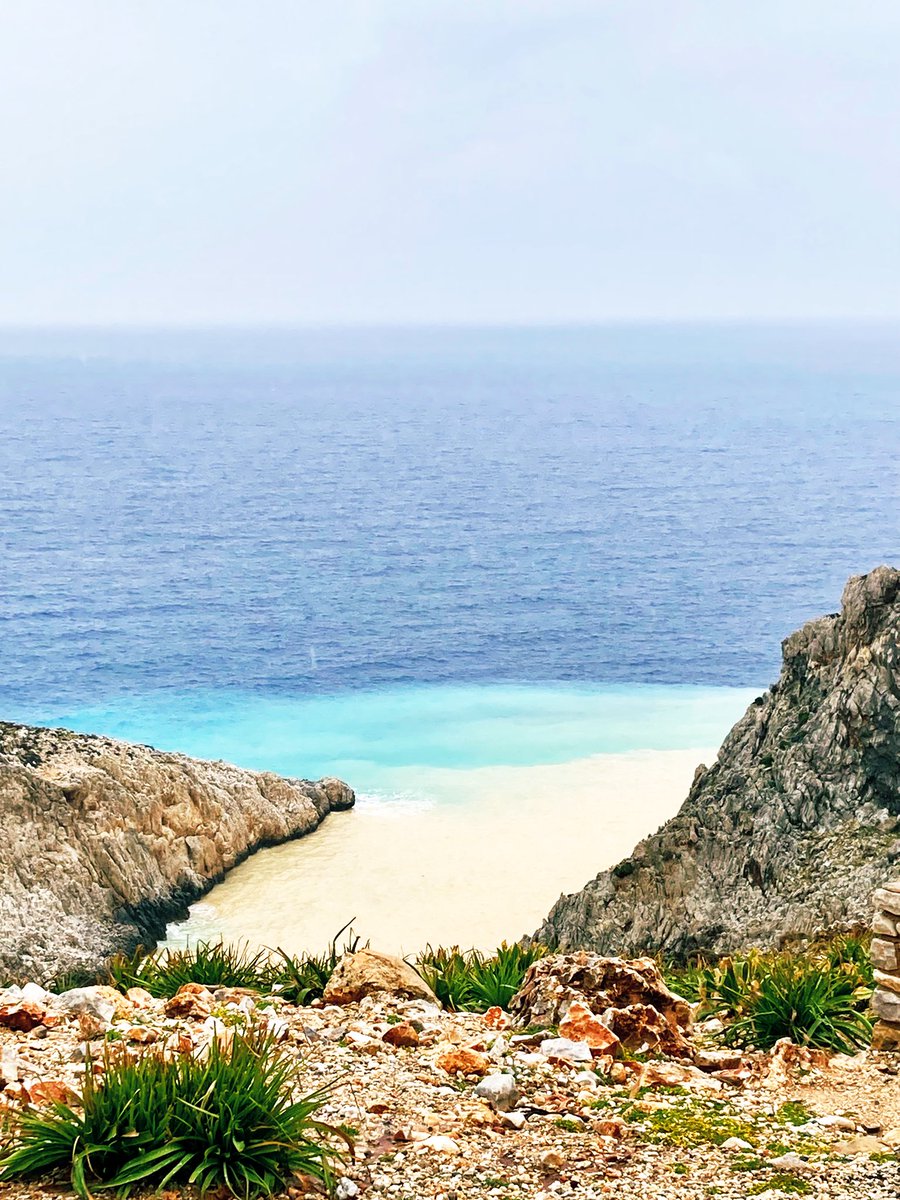LiRuan_nyc's tweet image. Changing colors of sea in the rain

#sea #colorful #colorchange #view #mountain  #seaview #gorge #mountains #rain #drops #color #river #rocks #saltywater
