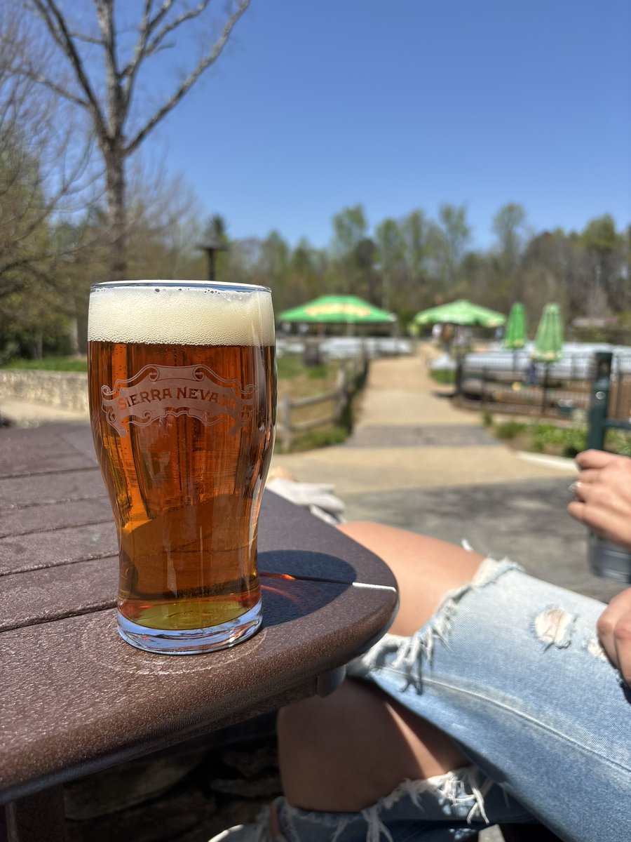 The <a href="/SierraNevada/">Sierra Nevada Beer</a> Pale Ale just hits different when it’s fresh from the source 😆🍻🤤