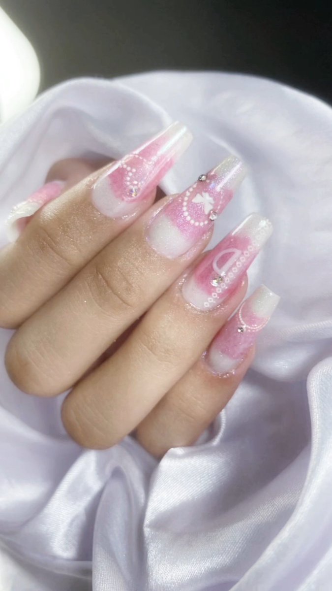 Isis_ctrlv's tweet image. Fiz a unha com a inicial dele
@DhouglasKSO