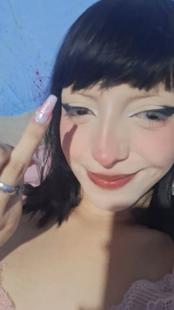 Isis_ctrlv's tweet image. Fiz a unha com a inicial dele
@DhouglasKSO