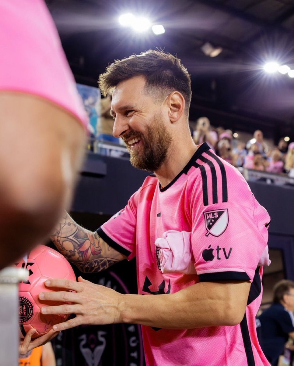 Messi plays football soon 😍