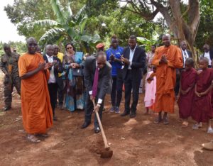 RockstarJay94's tweet image. ☸️ 2023: King Oyo of #Tooro Kingdom visited Uganda Buddhist Centre with the Queen Mother. 

Welcomed by Bhante Buddharakkhita, the King reaffirmed support for Buddhism in Africa, planted a peace tree, and officiated the groundbreaking of UBC’s Peace School &amp;amp; Compassion Orphanage.