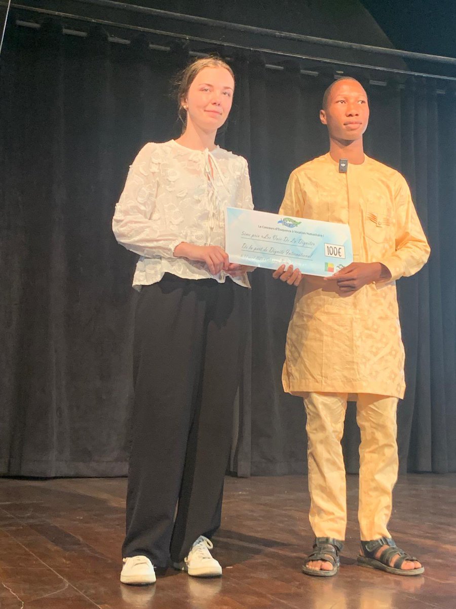 11 jeunes Français et Béninois ont participé au concours international d’éloquence de DIGNITÉ International pour la solidarité à l’Institut français à Cotonou. L’objectif est de développer l’entreprenariat et accompagner les jeunes dans la réalisation de leurs micro-projets.