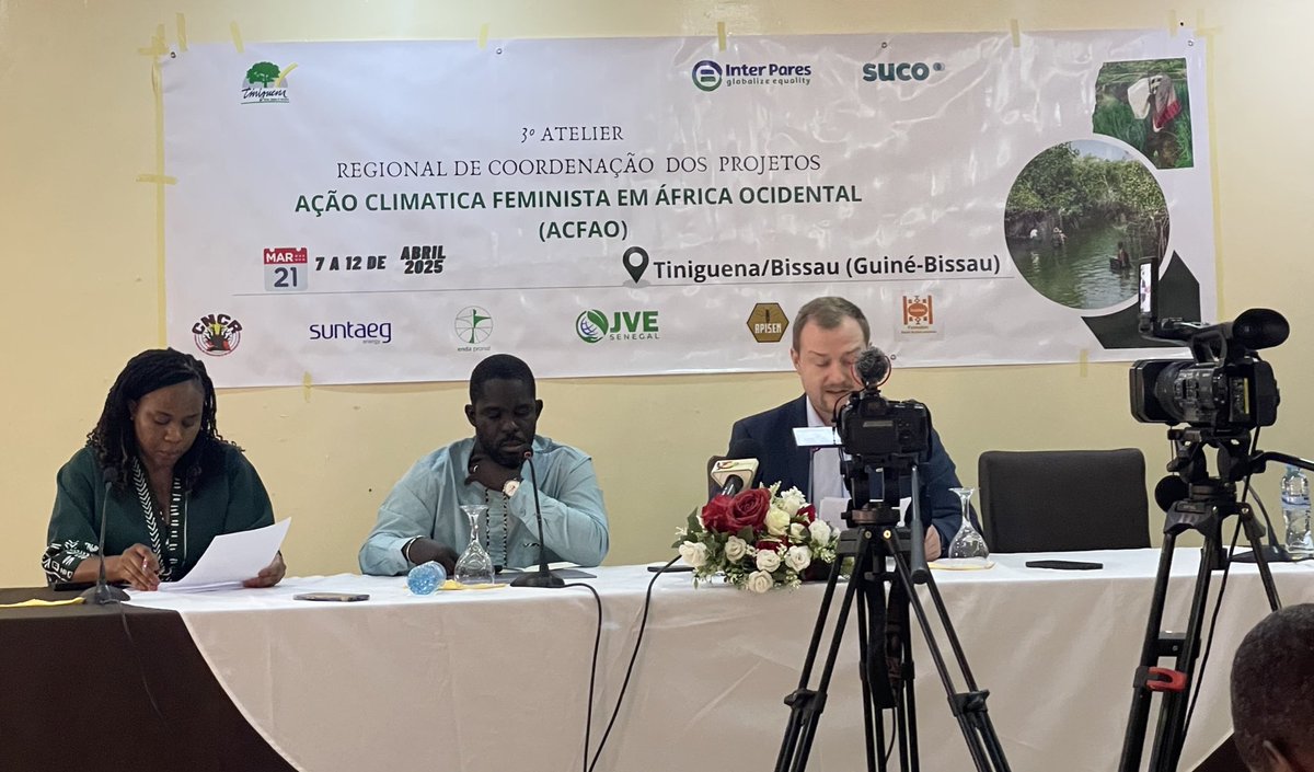 Jve_Senegal's tweet photo. Troisième atelier #régional de coordination du projet #ACFAO en #GuinéeBiseau avec @SUCO_org , #Interpares et @AMC_corporatif .
A mi-parcours, le projet ACFAO a généré des avancées importantes en matière de #conscientisation, de #renforcement des #capacités, de #mobilisation des #femmes #rurales et des accompagnements #techniques pour renforcer la #résilience des #communautés.
Entre les enjeux, les défis et les #apprentissages, il est essentiel de Renforcer les dispositifs de suivi-évaluation avec l’approche #féministe, adapter les stratégies aux besoins spécifiques des femmes rurales, des #jeunes et documenter systématiquement les impacts qualitatifs observés.
Cette rencontre a renforcé la synergie d’action entre les organisations d’#Afrique de l’#Ouest compte tenu des réalités #sociaux #culturelles communes, et à favoriser des échanges sur des perspectives durables.
@Cncr_Senegal @apisen @PronatEnda
@PR_Diomaye @PrdaoudaN