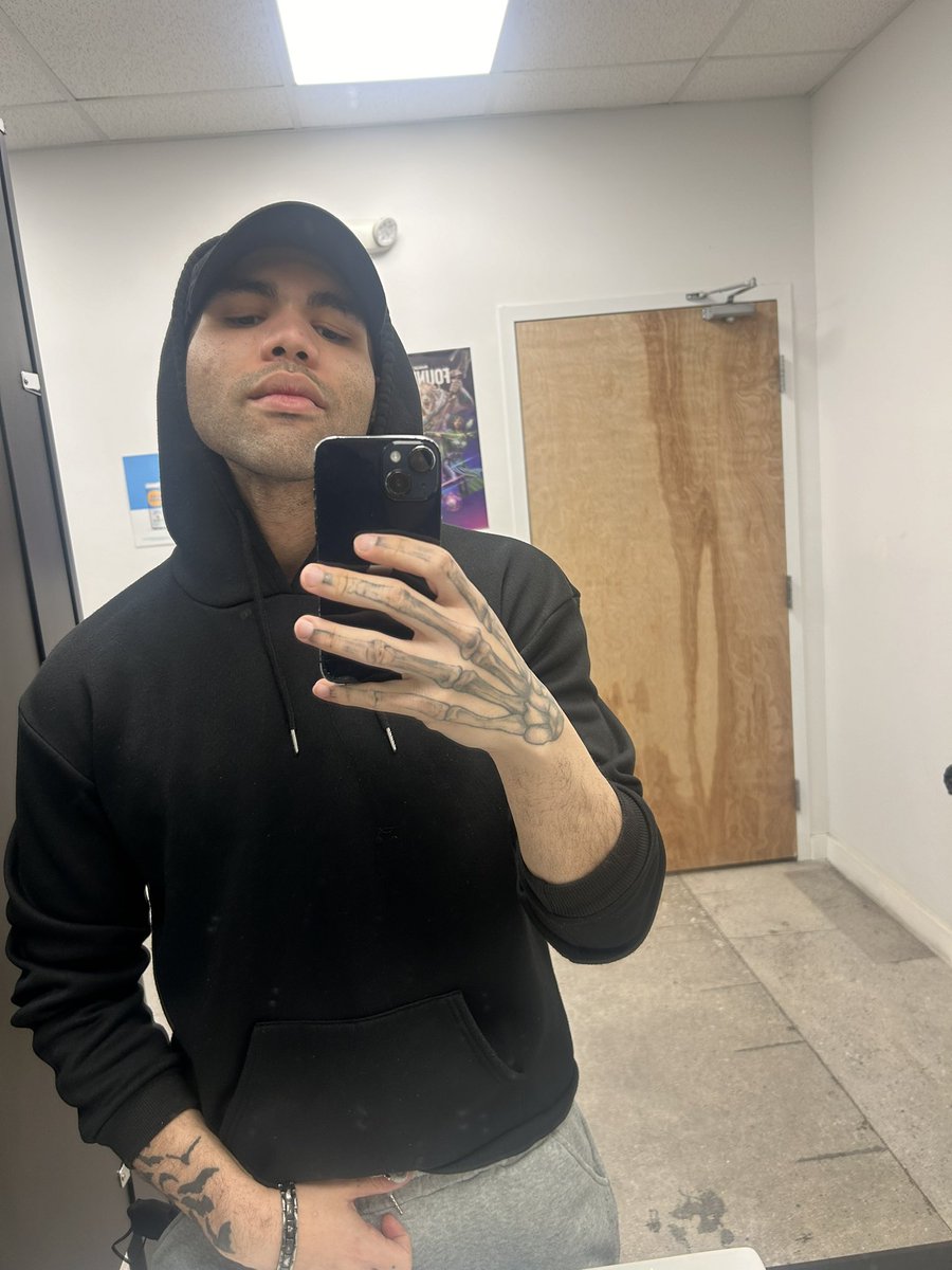 Livan/amnesty tweet media