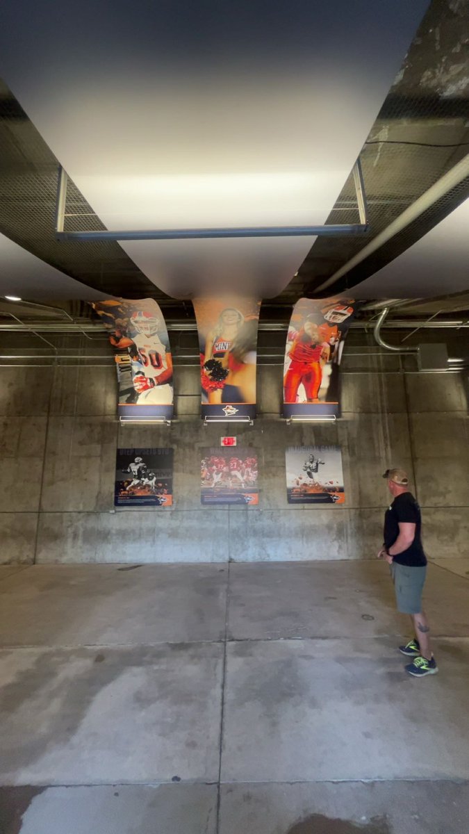 Garrett_Hunt8's tweet image. Thank you @UTEPFB For the invite to the spring game! Had a good time and good conversations. Can’t wait to get back up here in the summer!! @SwarmtheState @xtrapoint14 @CoachBrink2110 @CoachHood23 @CoachButch_UTEP
