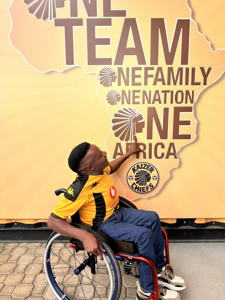 If Kaizer Chiefs managed to beat Sundowns it means even me i can wake up tomorrow walking right 🤣🤣 I mean <a href="/KaizerChiefs/">Kaizer Chiefs</a> just showed us that anything it’s possible in life.