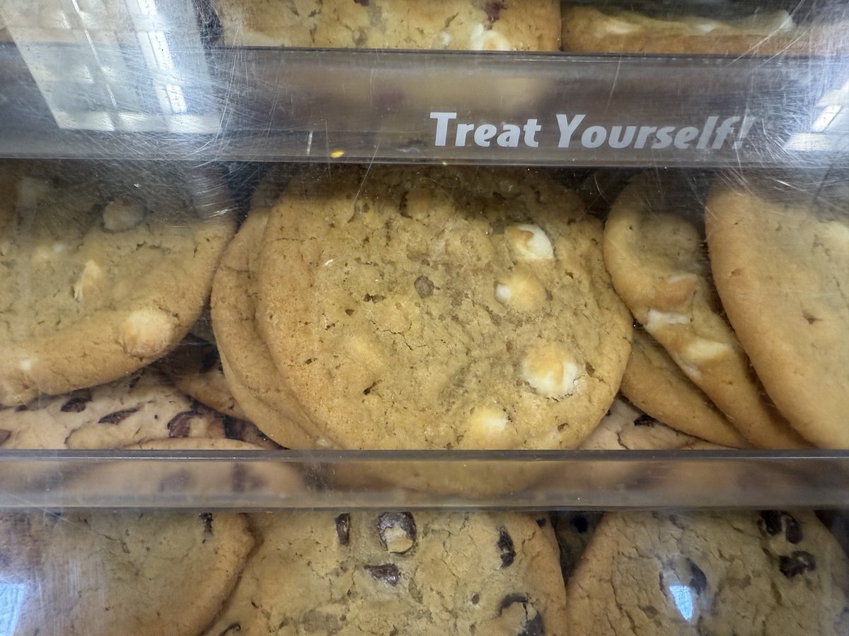 these michael damian nut cookies got me salivating at subway.