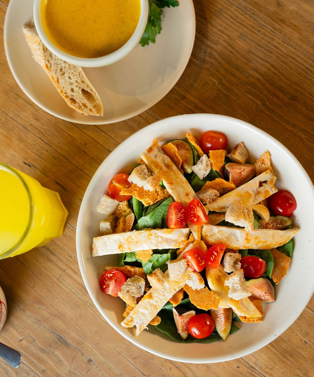 LPQMX's tweet image. Esta ensalada de espinacas la puedes encontrar en nuestro Menú Complete que incluye sopa y bebida por tan solo $260 🥣🥗🥃
#LePainQuotidien #DisfrutaLoCotidianoDeLaVida