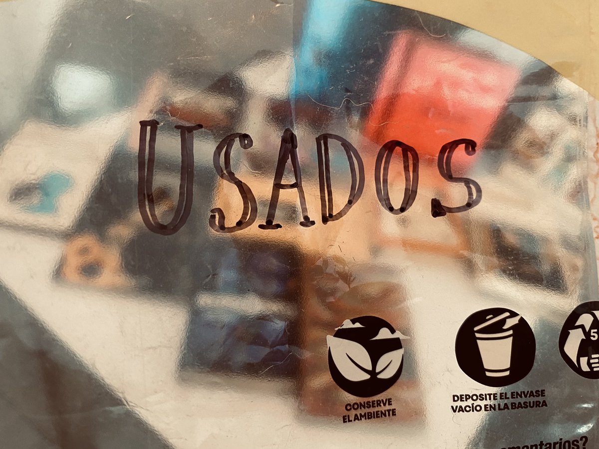 peripherialivro's tweet image. Recordatorio de que también vendemos libro usado/leído 👽🌱