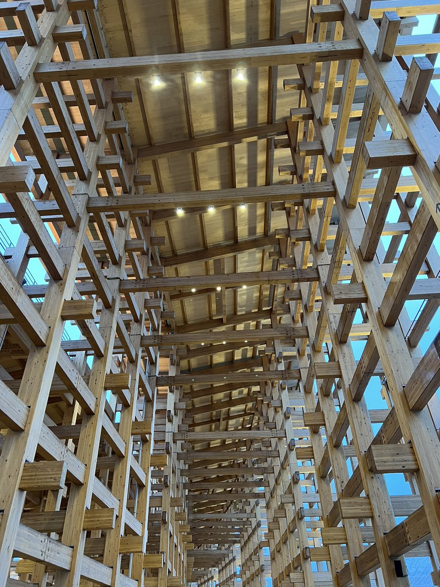 大阪・関西万博2025 英国館🇬🇧 外観は積み木を重ねたような キューブ