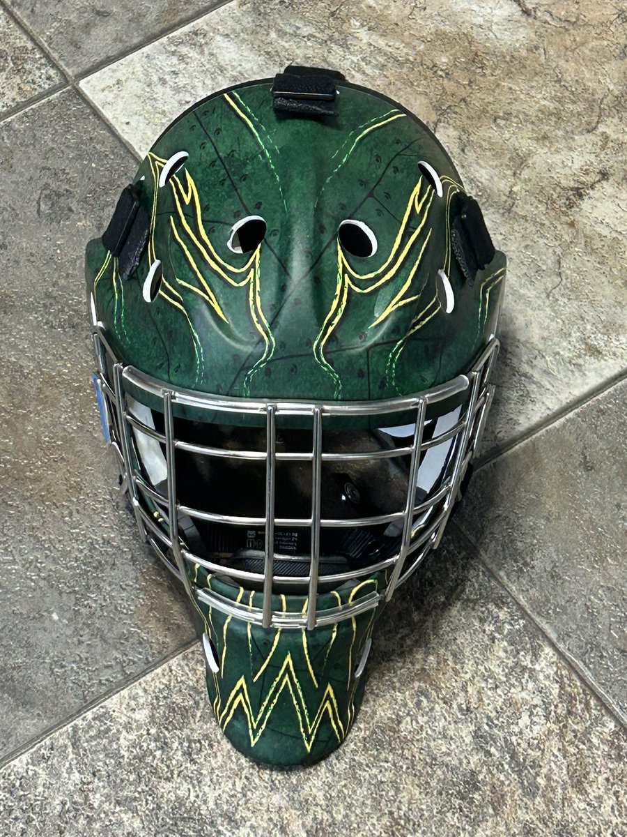 Had my daughters masked wrapped in our minor hockey organizations colors. I had to keep it leafy with this modern take on the Potvin design. <a href="/MapleLeafs/">Toronto Maple Leafs</a> #LeafsForever 
Credit to leblancdesigns.com for doing an awesome job