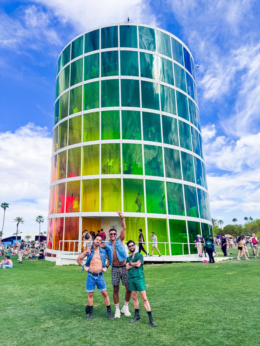 VIBIN’ N THRIVIN’ BABY🤘🏽

<a href="/coachella/">Coachella</a> 

#Coachella #Coachella2025 #DiegoDowntown